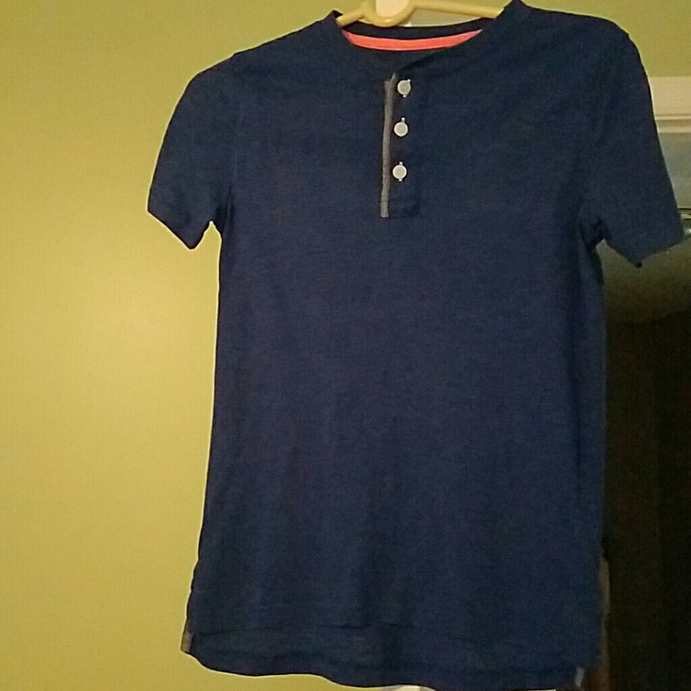 T- shirt