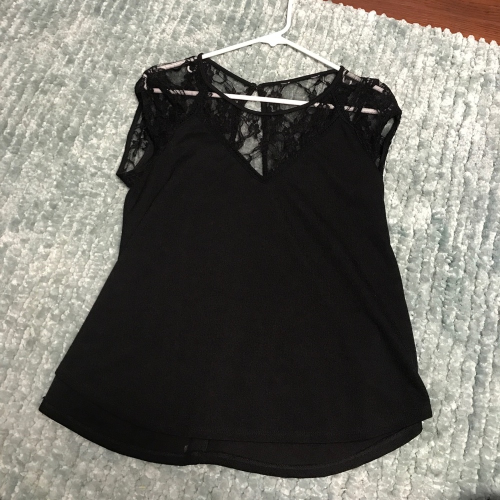 BLACK LACE TOP