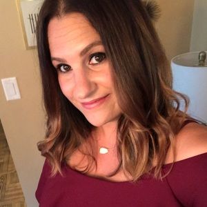 Meet your Posher, Lorin