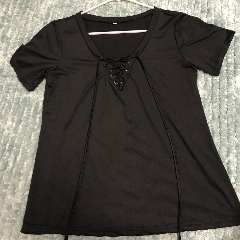 BLACK LACE UP TOP