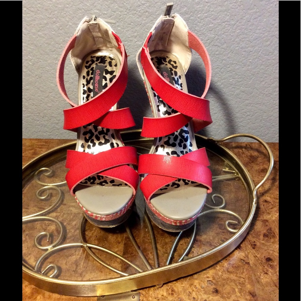 Dollhouse Wedges size 7.5