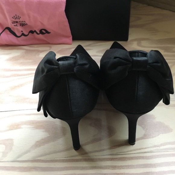 nina black satin pumps