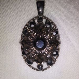 Premier Designs necklace pendant and earrings