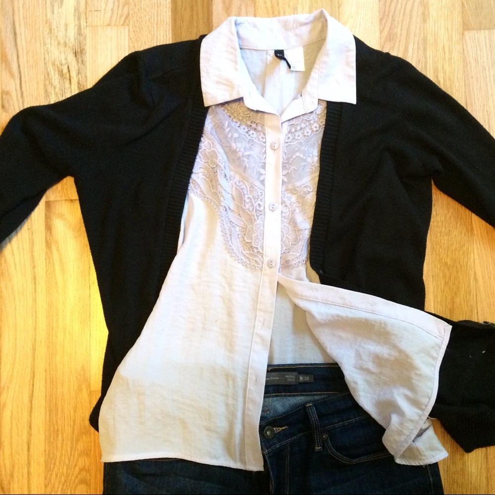 Flowy lace sleeveless blouse