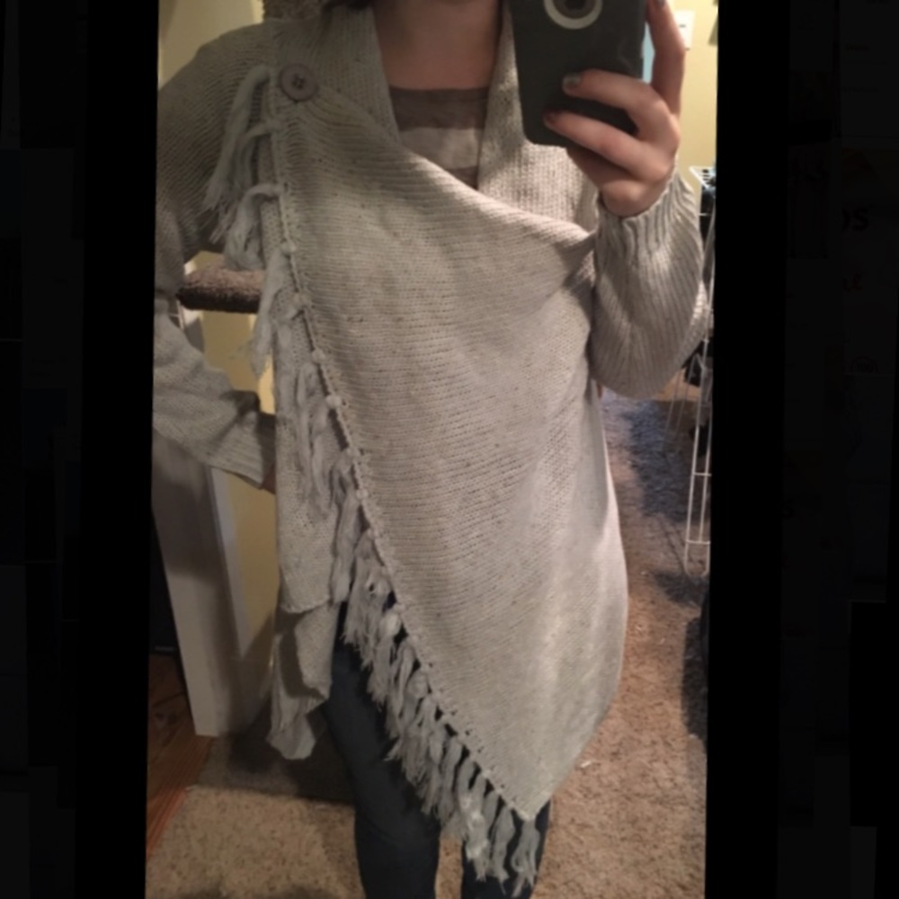 Speckled gray wrap fringe cardigan