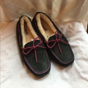 Never worn UGG slippers