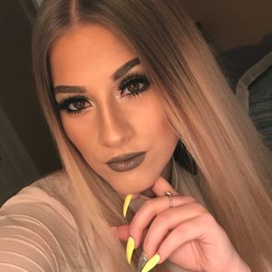 Meet your Posher, Hayley