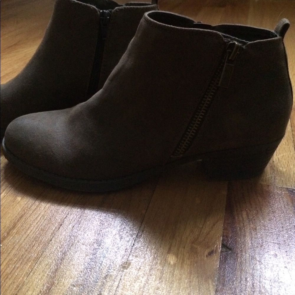 Ankle booties