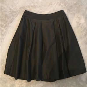 NWOT Sexy WHBM Black Midi Skirt w/ Side Pockets