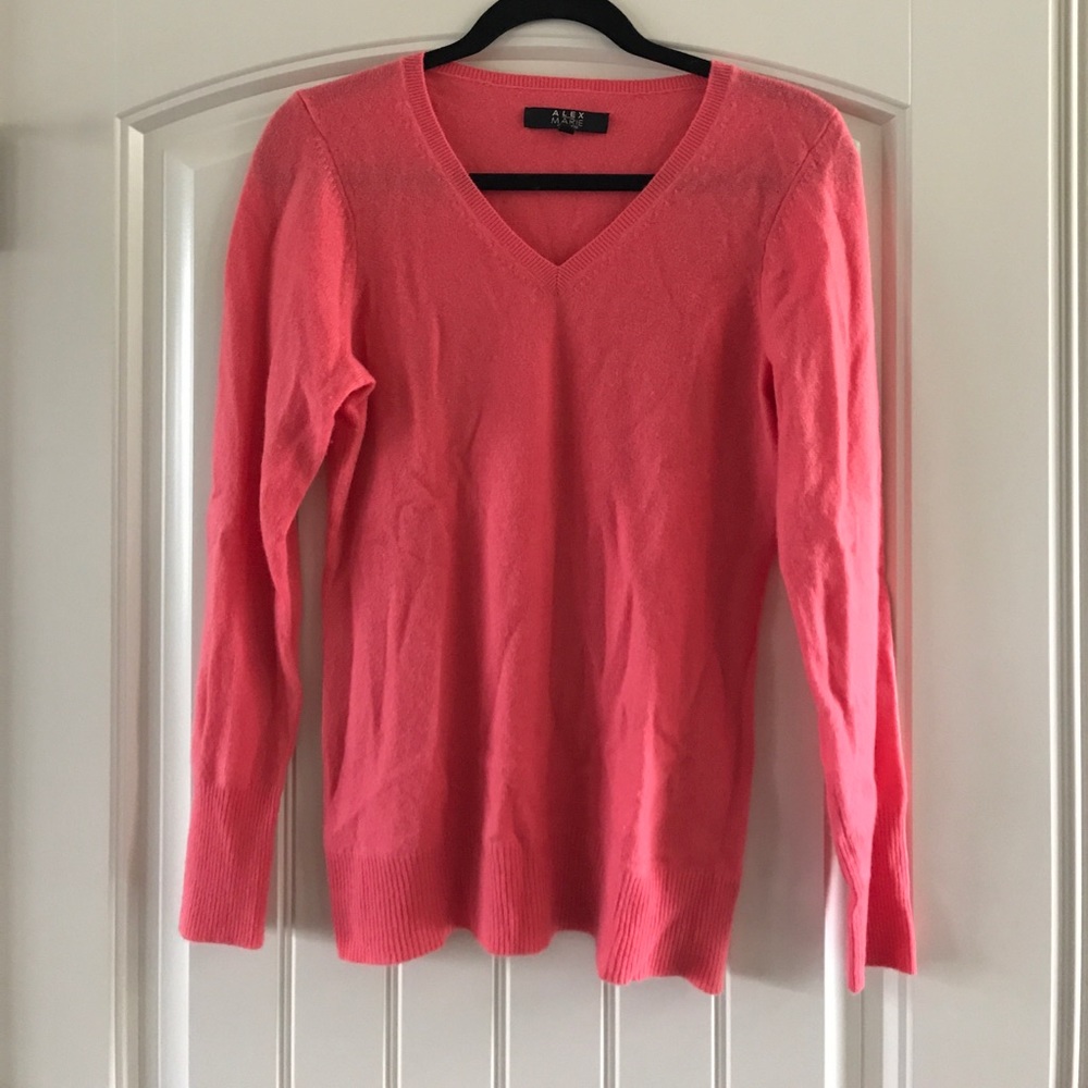 100% Cashmere V-Neck Sweater