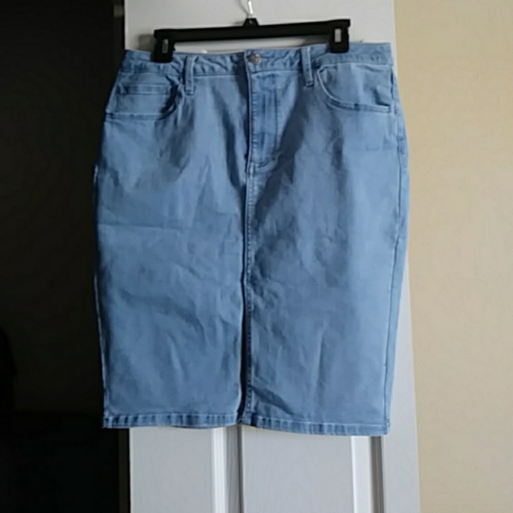 Denim skirt