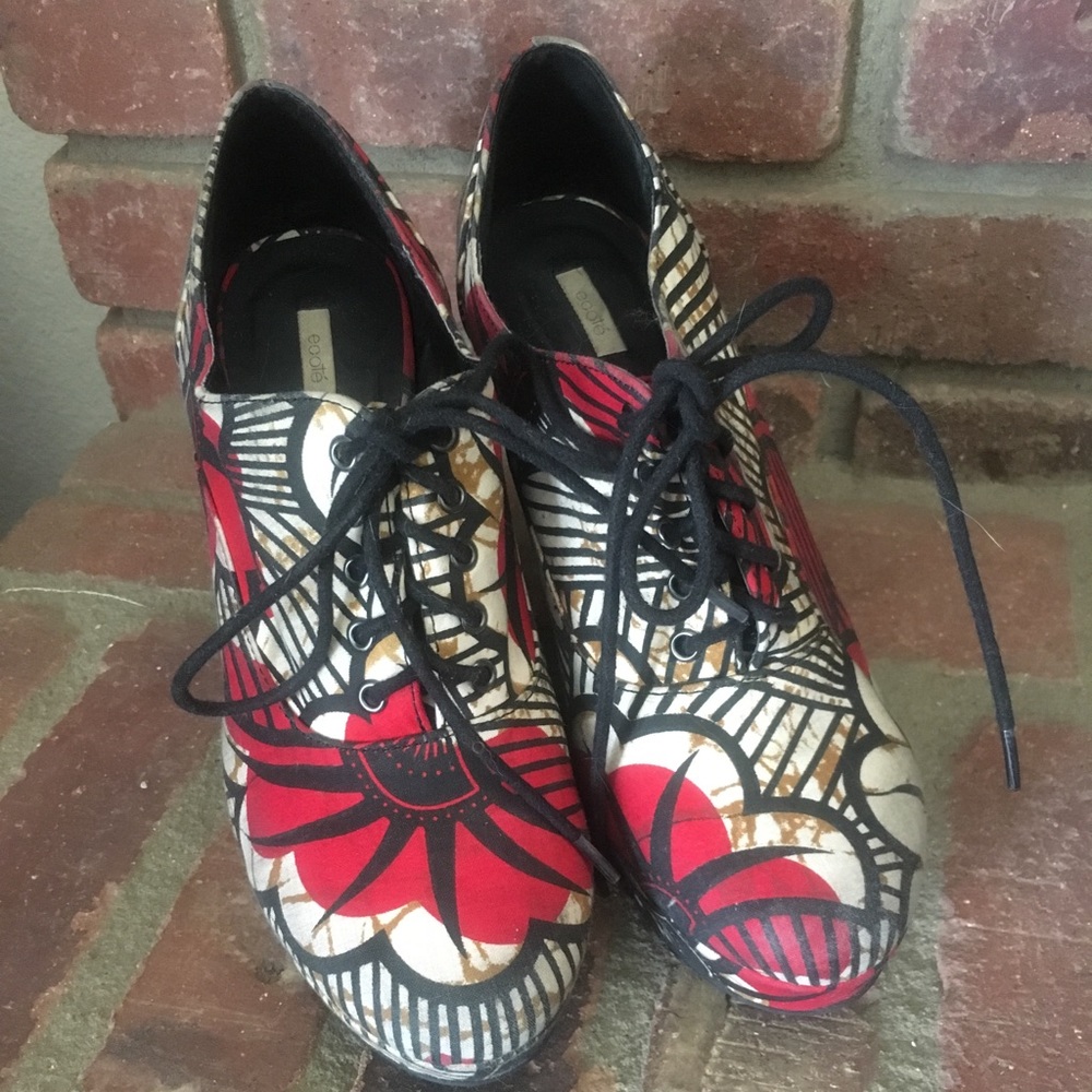 Urban Outfitters Women’s printed heels