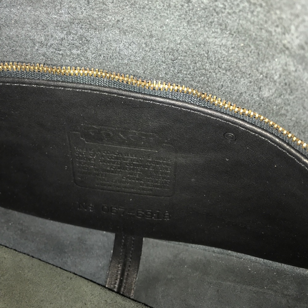 ❌ SOLD ❌ Vintage Coach Turnlock Crossbody Bag - Picture 3 of 5