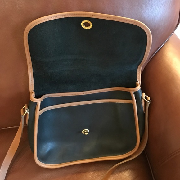 ❌ SOLD ❌ Vintage Coach Turnlock Crossbody Bag - Picture 2 of 5