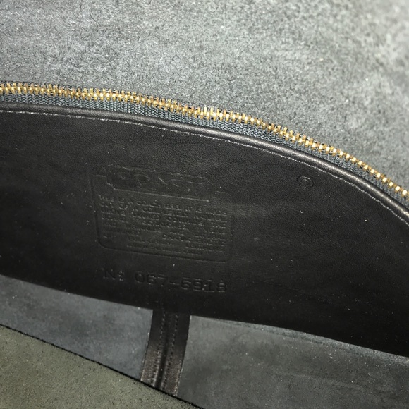 ❌ SOLD ❌ Vintage Coach Turnlock Crossbody Bag - Picture 3 of 5