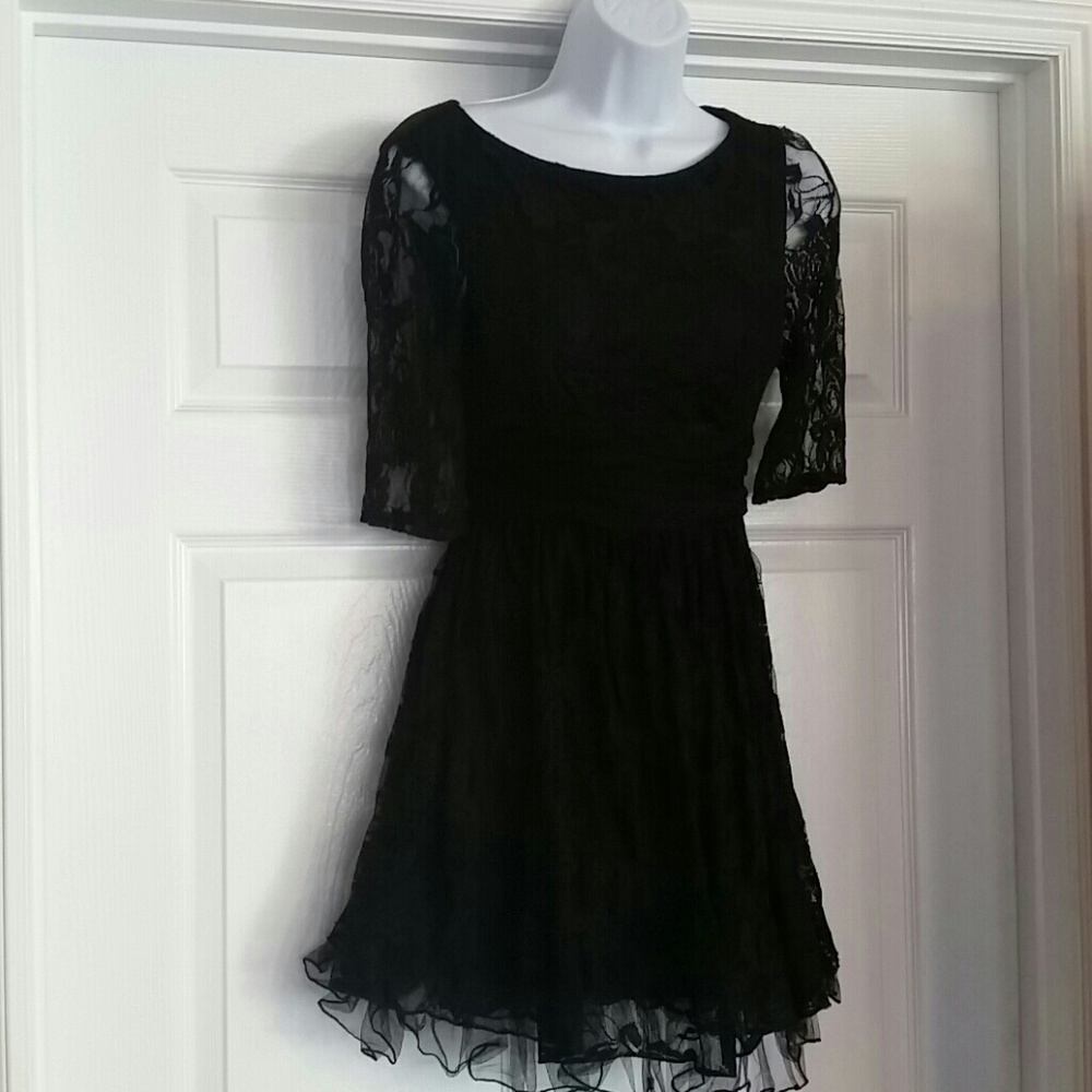 Jessica designs homecoming dress
