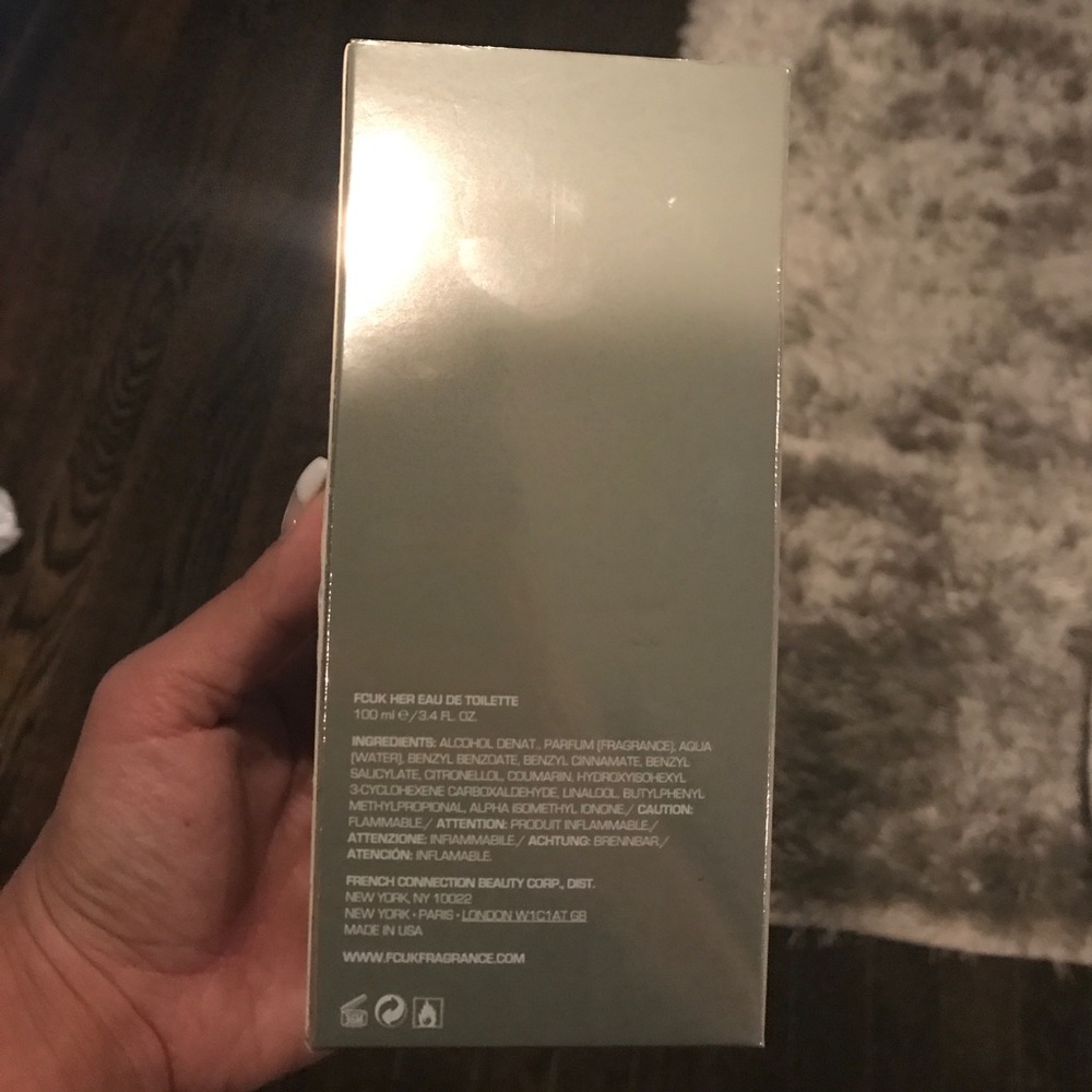PERFUME - Picture 2 of 2