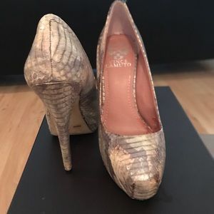 Vince Camuto Pumps