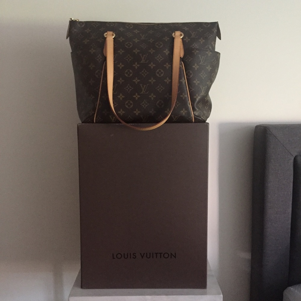 Louis Vuitton Totally MM Monogram.