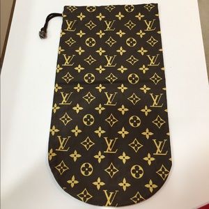 Luis Vuitton travel shoe bag