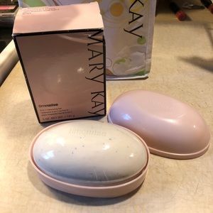 Mary Kay 3-in-1 cleansing bar