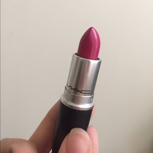 GIRL ABOUT TOWN MAC LIPSTICK