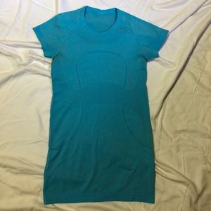 Lululemon workout tee
