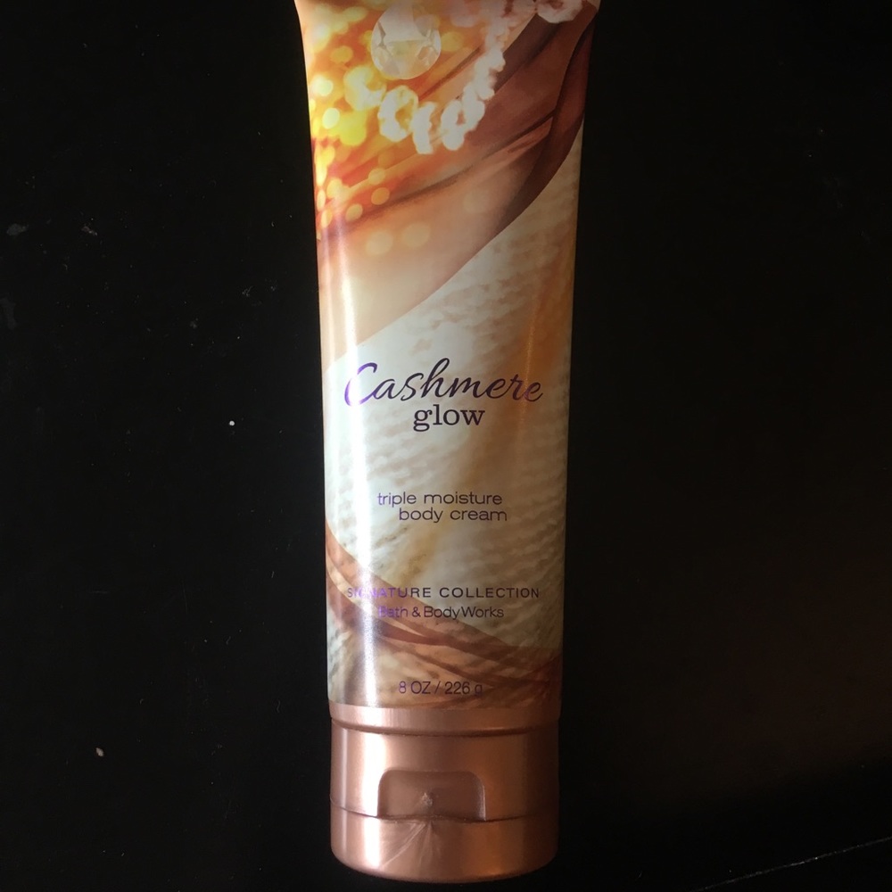 Cashmere glow lotion