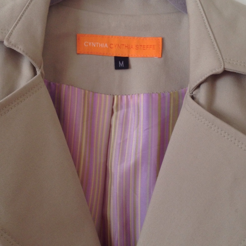 Adorable Trench Coat - Picture 3 of 4