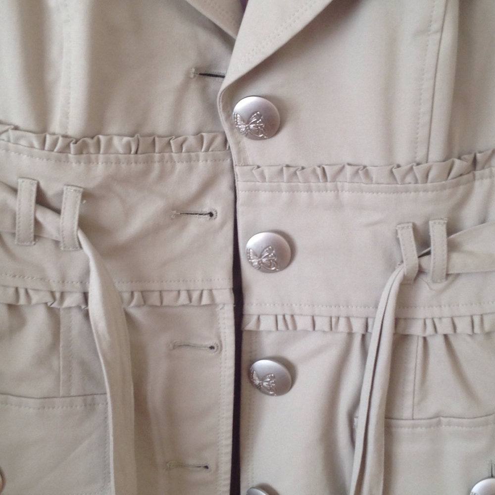Adorable Trench Coat - Picture 4 of 4