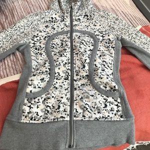 Lululemon sweatshirt - zip up
