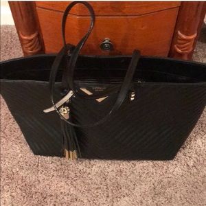 💞Victoria’s Secret Black w/ Gold Trim Tote Bag💞