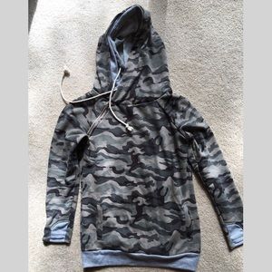On trend. Camo double hoodie