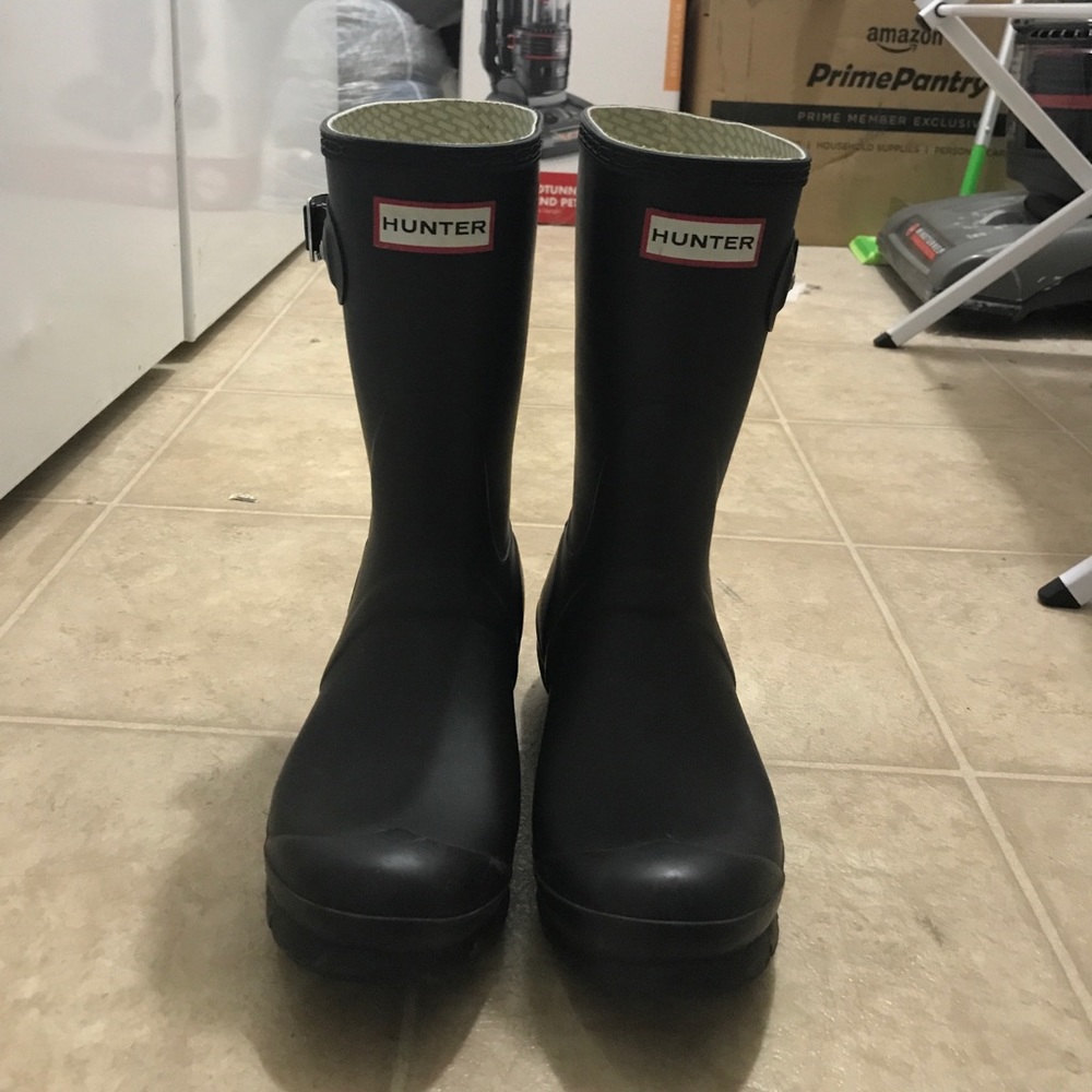 Hunter black short rain boots