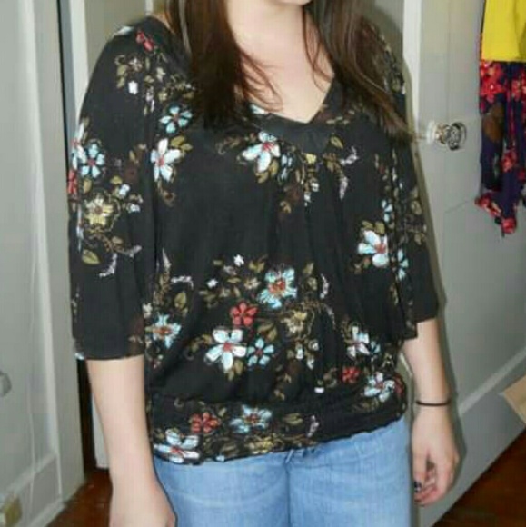 American Rag Tops - LAST CHANCE ⚡Floral 3/4 Sleeves Top