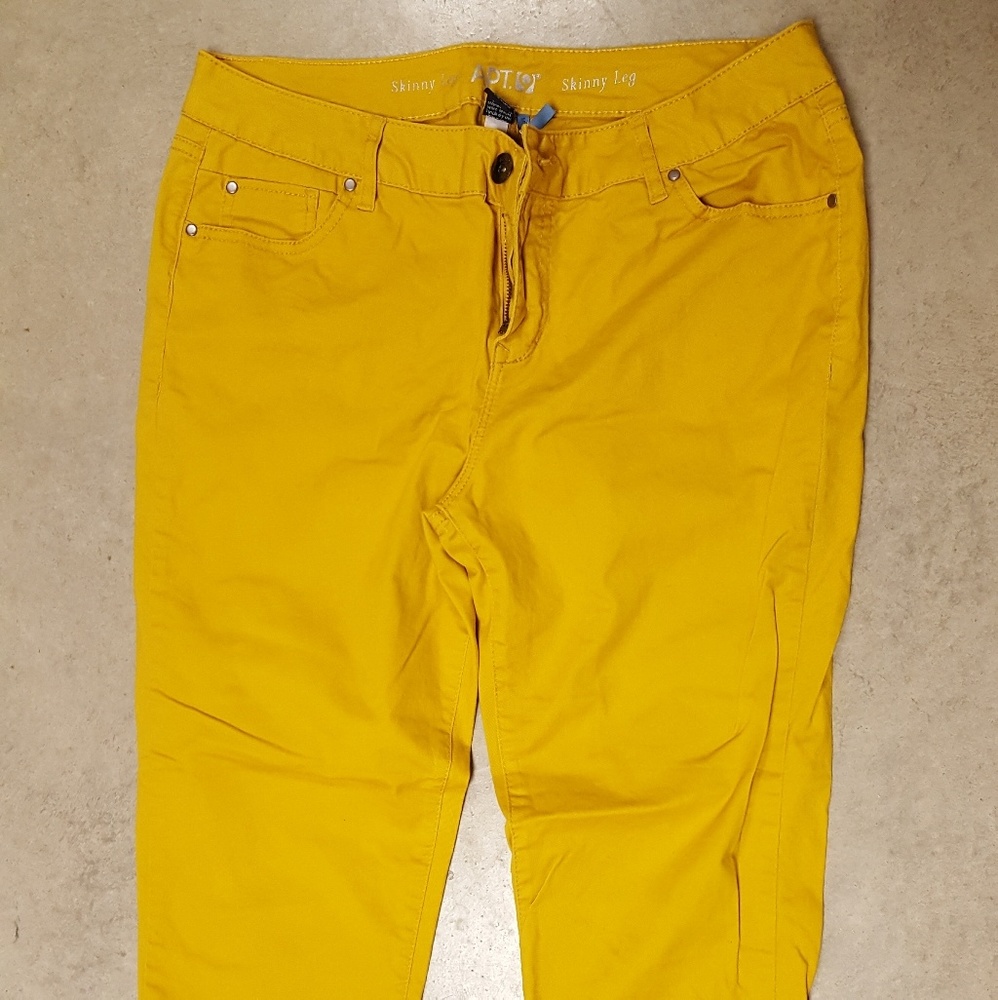 Apt 9 Golden yellow skinny pant
