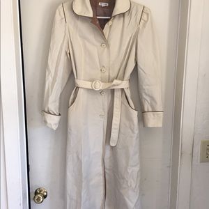 Vintage cream raincoat with contrast piping