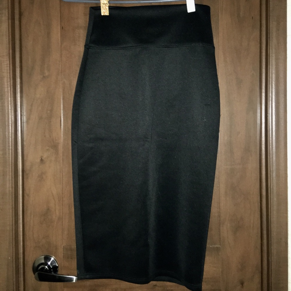 Black pencil skirt