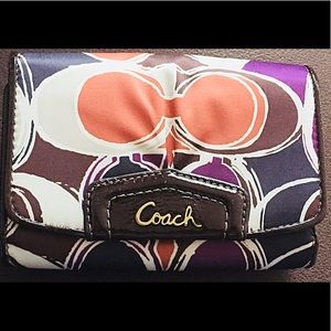 Coach Wallet. Never used, with a tag.