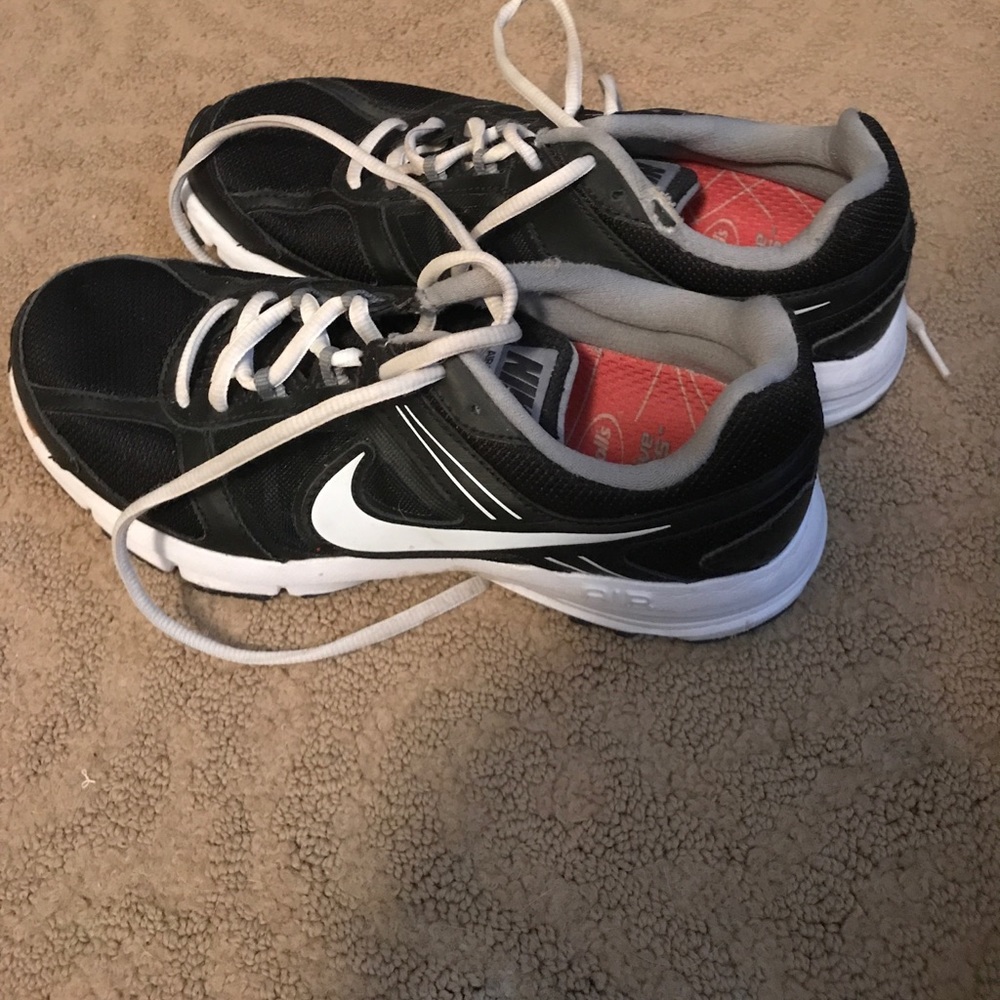 Nike gym shoes size 8