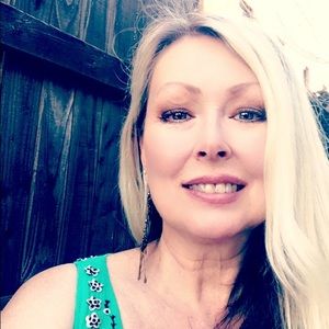 Meet your Posher, Carrie