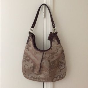Coach signature bag shoulder tote