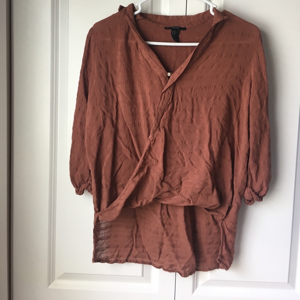 Collared, high low shirt