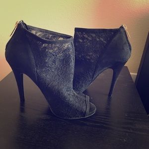 7 1/2 Guess High Heels