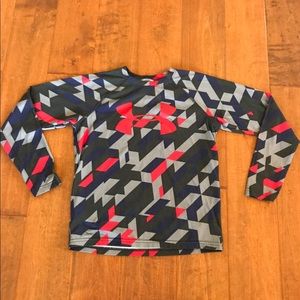 Under Armor boys medium long sleeve shirt