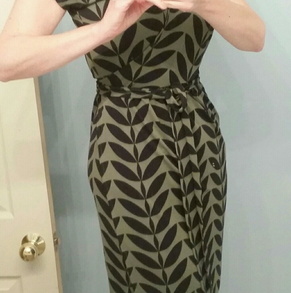 Ann Taylor olive and navy leaf dress like new