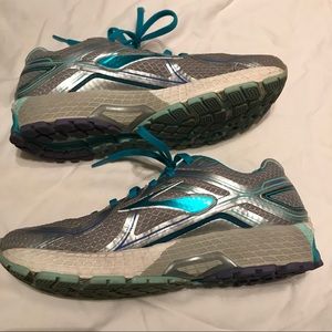 Brooks Adrenaline GTS 16
