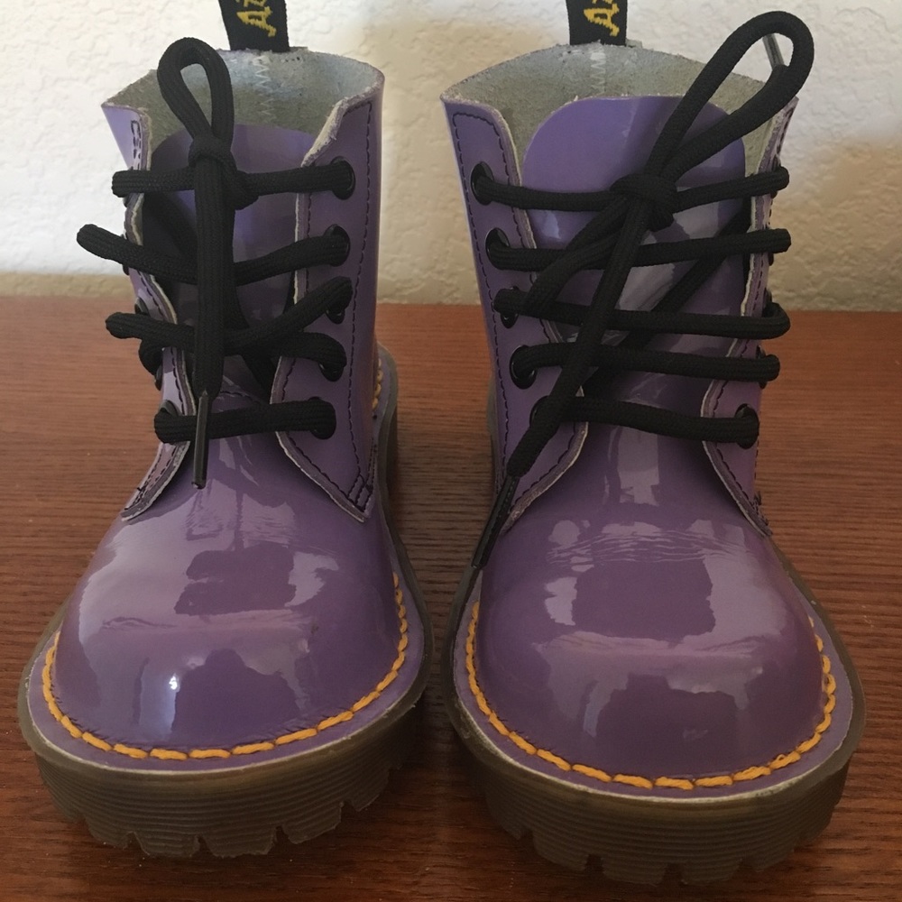 DOC MARTENS KIDS 13 PURPLE PATENT LEATHER BOOT NEW