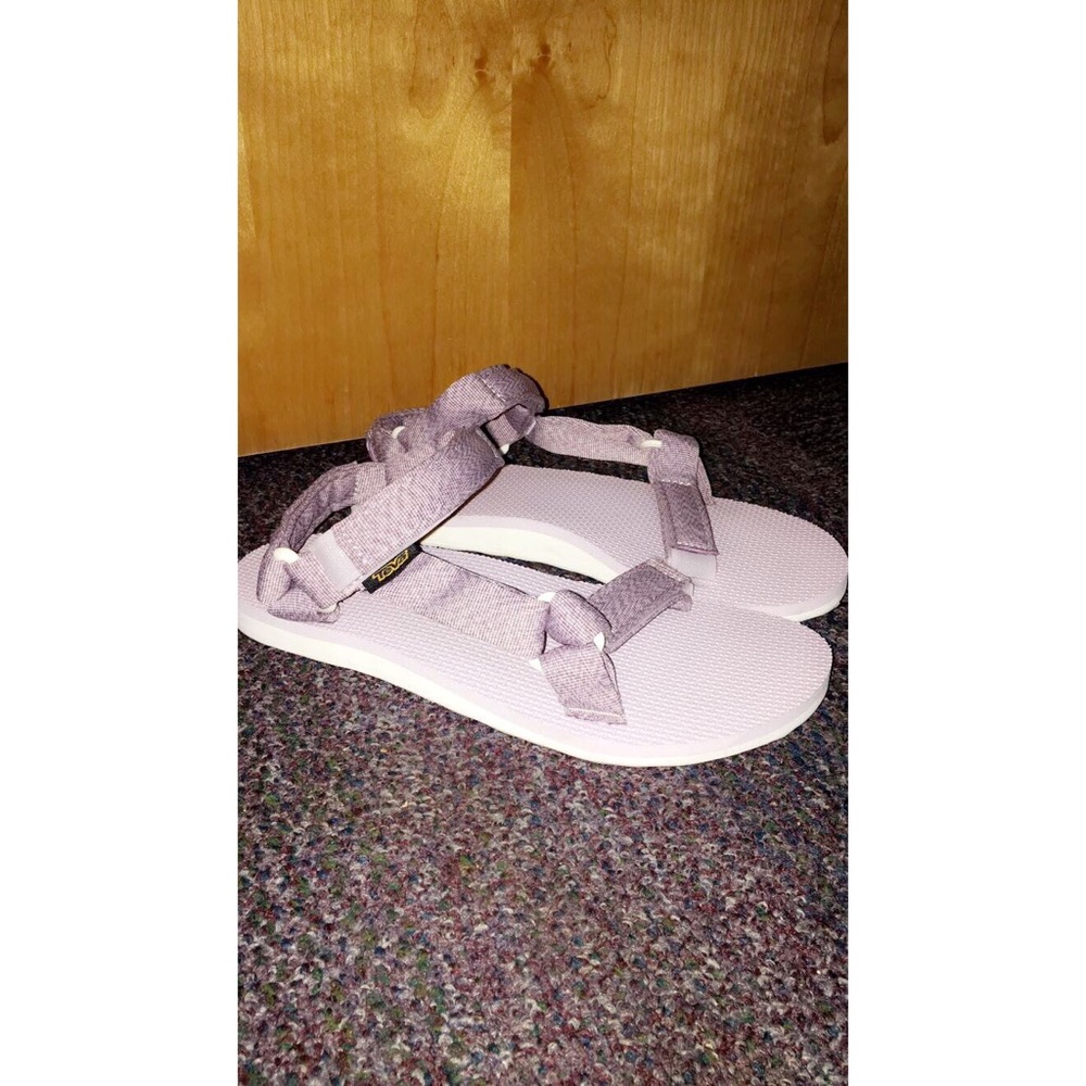 Light purple Women's Teva's