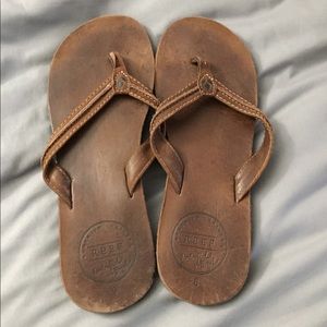 Reef flip flips leather brown thongs